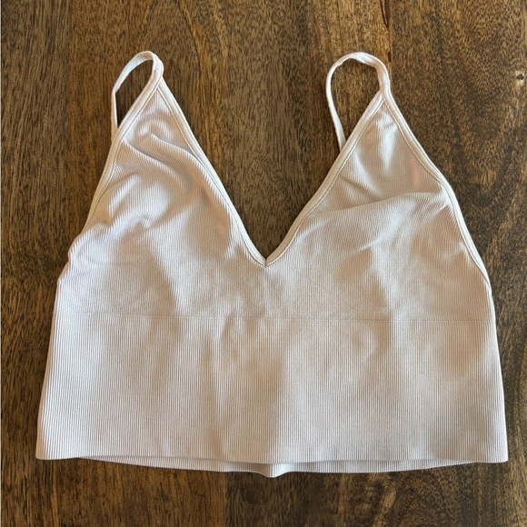 EUC Aritzia Talula Seamless Bralette Top - Picture 5 of 6